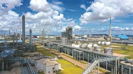 湛江經(jīng)濟(jì)技術(shù)開(kāi)發(fā)區(qū):綠色低碳循環(huán)現(xiàn)代產(chǎn)業(yè)園加速崛起